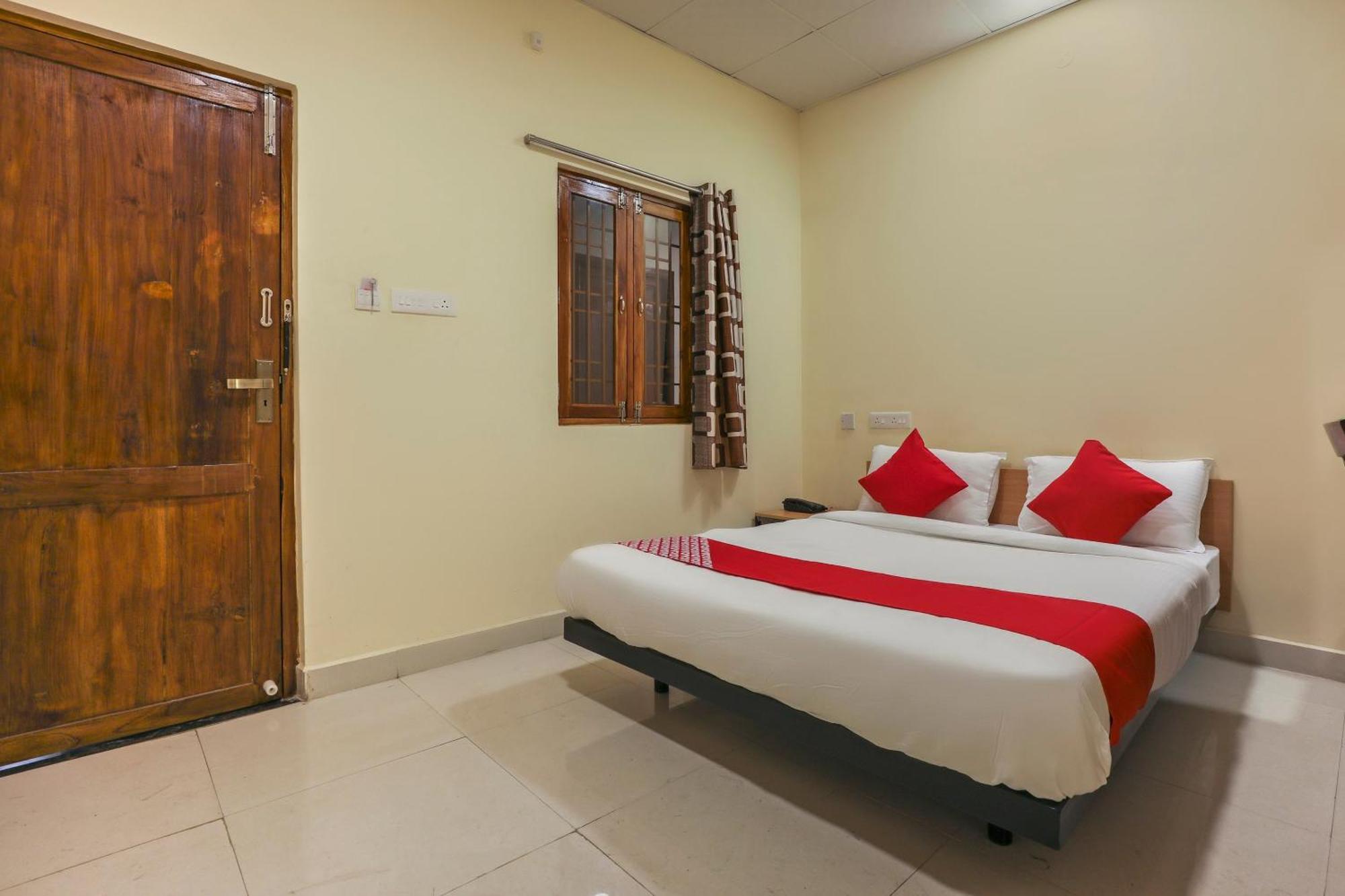 Hotel O Om Sakthi Hotel Pondicherry Exterior photo