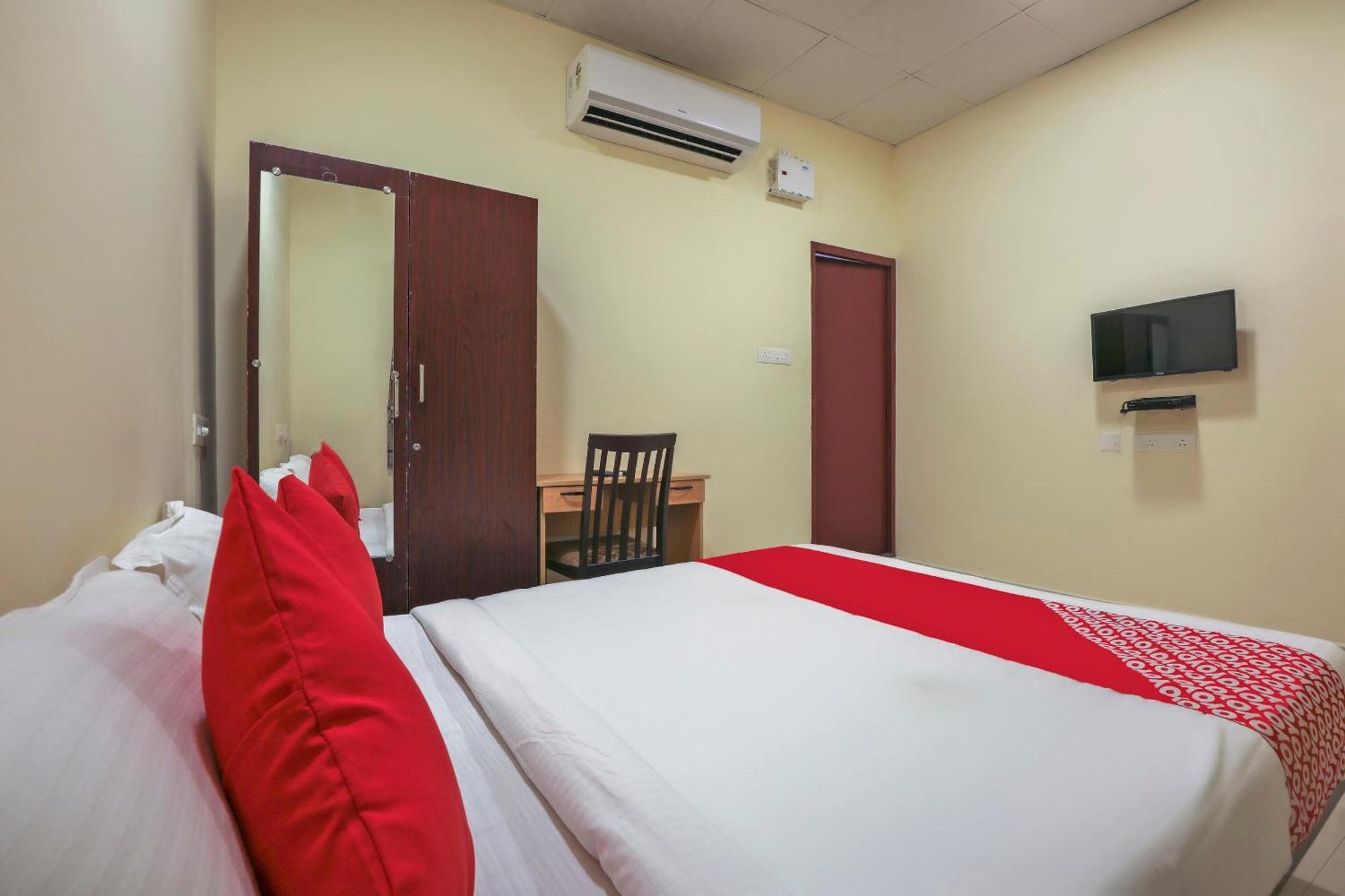 Hotel O Om Sakthi Hotel Pondicherry Exterior photo